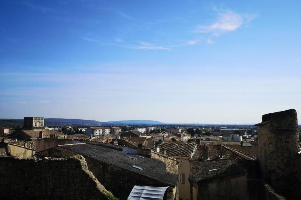Maison De Village Meublee Avec Terrasse Donzère Exterior foto