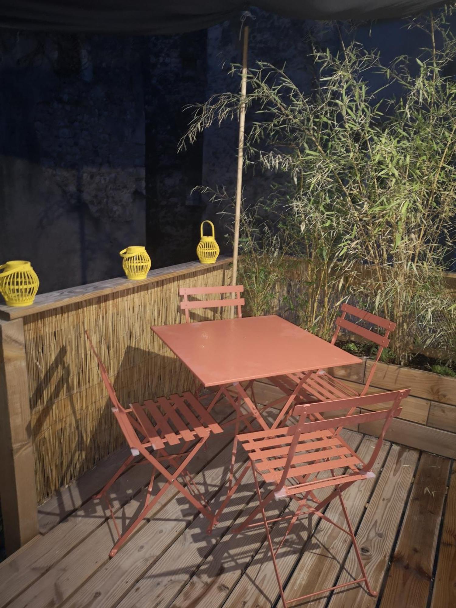 Maison De Village Meublee Avec Terrasse Donzère Zimmer foto